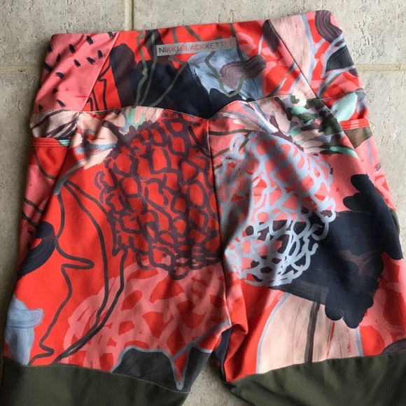 GYMSHARK x Nikki Blackketter Dynamic Legging Size Small - Picture 6 of 7